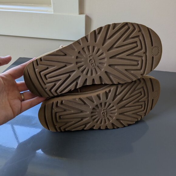 Ugg Tan Leather Sherpa Lined Short Booties Women's 6 - Picture 9 of 12